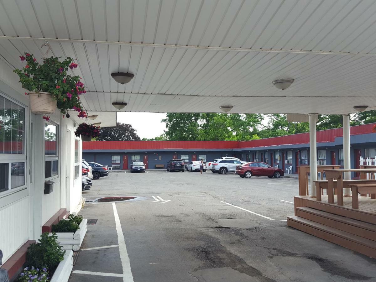 Niagara Inn & Suites Екстериор снимка